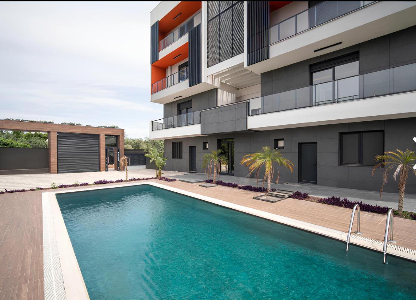 Havalimanina Yakin 1+1 Lux Suite Aksu  Exterior photo